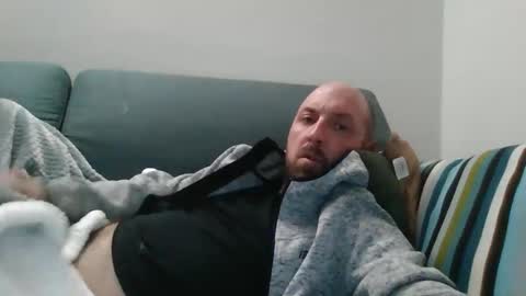 Snapshot of lucabeech88 chatting on 12-25-24, 04:00 Luca online show from 12-25-24, 04:00