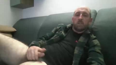 Snapshot of lucabeech88 chatting on 10-26-25, 06:25 Luca online show from 10-26-25, 06:25