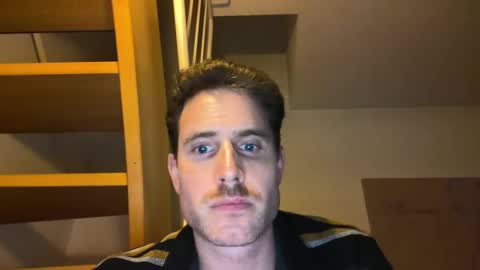 lucas30123 online show from 10-22-25, 07:24