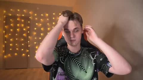 Lucas Gill online show from 01-12-25, 03:14