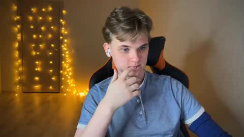 Lucas Gill online show from 01-28-25, 03:57