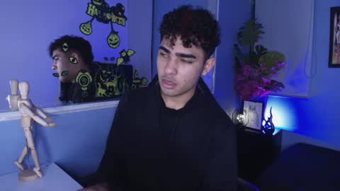 Snapshot of lucascarterr chatting on 09-25-25, 05:11 lucascarterr online show from 09-25-25, 05:11