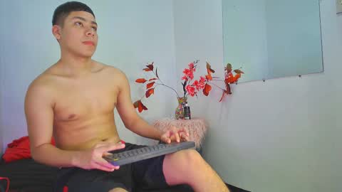 Snapshot of lucastorrez01 chatting on 12-05-25, 04:10 LUCAS TORREZ online show from 12-05-25, 04:10