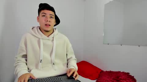 Snapshot of lucastorrez01 chatting on 02-16-26, 06:20 LUCAS TORREZ online show from 02-16-26, 06:20