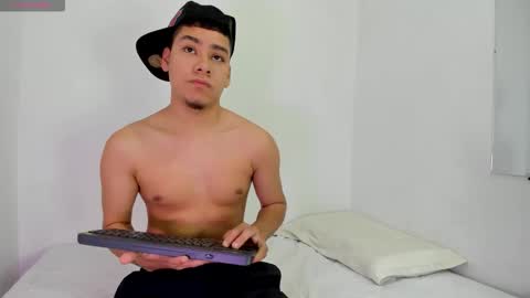 Snapshot of lucastorrez01 chatting on 02-26-26, 02:10 LUCAS TORREZ online show from 02-26-26, 02:10