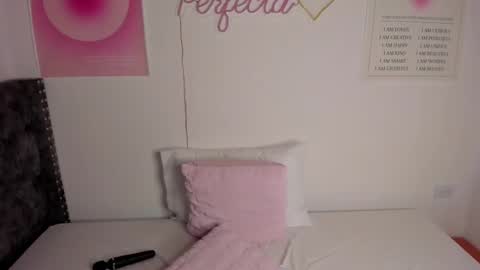 Snapshot of lucero_evanss chatting on 01-30-25, 10:19 Lucero online show from 01-30-25, 10:19