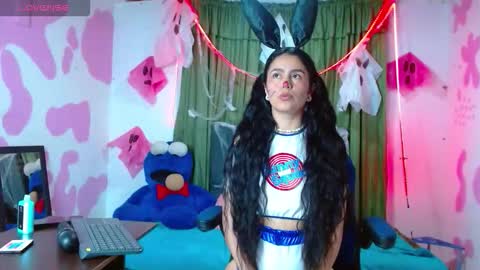 Snapshot of lucessita chatting on 10-18-25, 04:37 lucessita online show from 10-18-25, 04:37