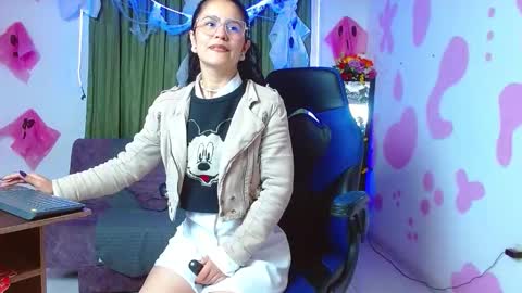 Snapshot of lucessita chatting on 10-19-25, 02:12 lucessita online show from 10-19-25, 02:12