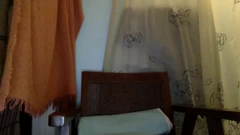 Snapshot of luci_layne chatting on 05-10-26, 06:57 Luci Layne online show from 05-10-26, 06:57
