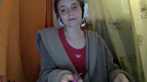 Snapshot of luci_layne chatting on 05-12-26, 10:29 Luci Layne online show from 05-12-26, 10:29