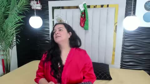 Lucia Vonne online show from 01-05-25, 03:00