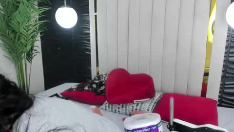 Lucia Vonne online show from 01-11-25, 02:25