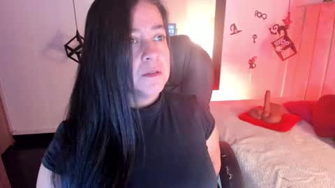 Lucia Vonne online show from 10-16-25, 01:23