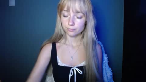 Lucy online show from 09-26-25, 07:56