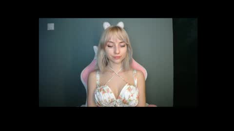 Lucy online show from 03-20-26, 03:06