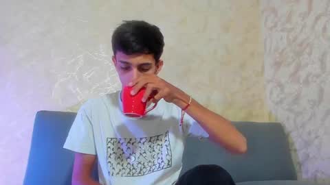 Pirulo online show from 11-19-25, 12:16