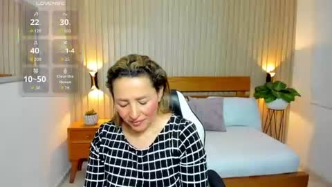 Snapshot of luciana_ballesteros chatting on 06-23-26, 12:14 Luciana online show from 06-23-26, 12:14