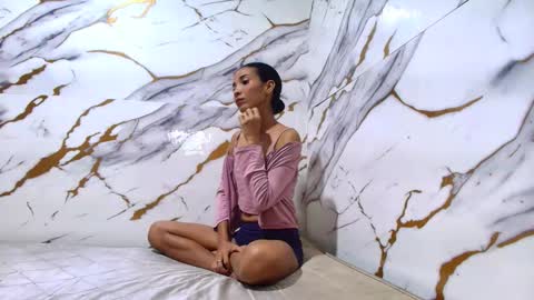 Snapshot of luciana_daza chatting on 02-28-26, 05:47 Luciana online show from 02-28-26, 05:47