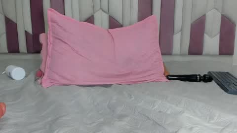 instagram luciana417  online show from 03-01-25, 09:18