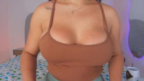instagram luciana417  online show from 12-19-25, 03:13