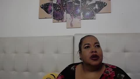 Snapshot of luciana_milf1 chatting on 12-06-24, 03:00 Luciana online show from 12-06-24, 03:00