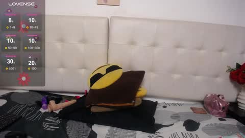 Snapshot of luciana_milf1 chatting on 01-11-25, 02:15 Luciana online show from 01-11-25, 02:15