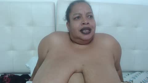 Snapshot of luciana_milf1 chatting on 03-11-25, 05:35 Luciana online show from 03-11-25, 05:35