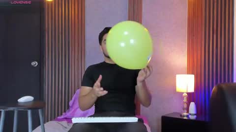 Snapshot of luciano_vitale_ chatting on 07-05-26, 12:56 Luciano online show from 07-05-26, 12:56