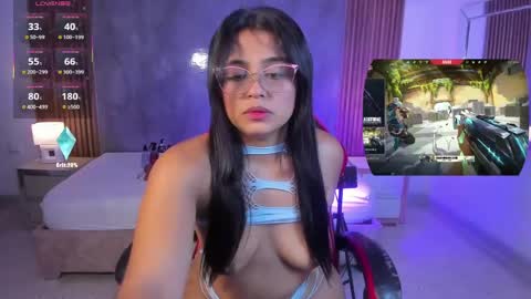 Snapshot of luciareid chatting on 05-11-26, 04:04 Lucia online show from 05-11-26, 04:04