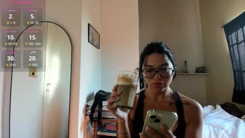 Snapshot of luciaxluna chatting on 01-14-26, 12:22 luciaxluna online show from 01-14-26, 12:22