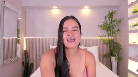 Snapshot of luciemillerr chatting on 04-23-26, 05:15 lucie online show from 04-23-26, 05:15