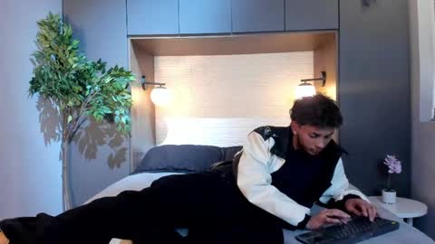 Snapshot of lucien_delacroix chatting on 05-15-26, 12:12 Lucien online show from 05-15-26, 12:12