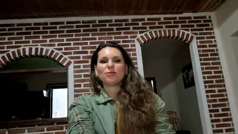 Snapshot of luciennedelossantos chatting on 08-05-26, 01:25 July online show from 08-05-26, 01:25