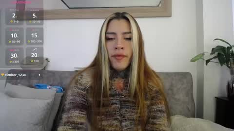 Snapshot of luciiana_lol chatting on 07-11-26, 02:31 luciiana online show from 07-11-26, 02:31