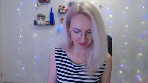 Snapshot of luckcristal chatting on 01-08-25, 05:59 Arina online show from 01-08-25, 05:59