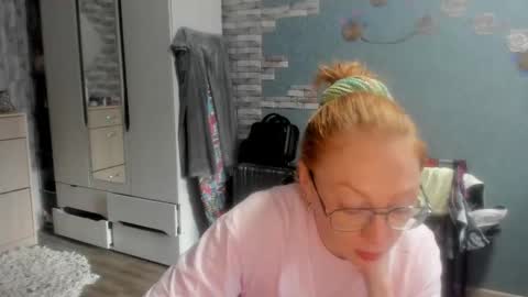 lucky_licky20 online show from 10-09-25, 01:14
