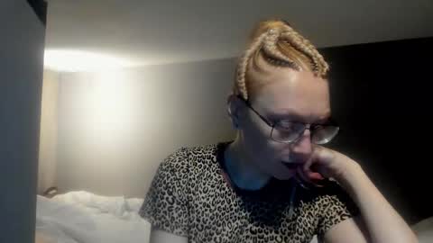 lucky_licky20 online show from 02-15-26, 04:58
