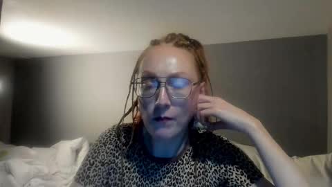 lucky_licky20 online show from 03-15-26, 06:36