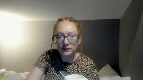 lucky_licky20 online show from 03-18-26, 04:26