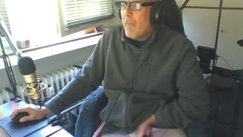        call me  Stefan online show from 04-19-26, 08:02