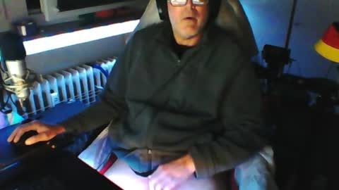 Snapshot of luckyfreak1 chatting on 06-14-26, 02:24 call me Stefan online show from 06-14-26, 02:24