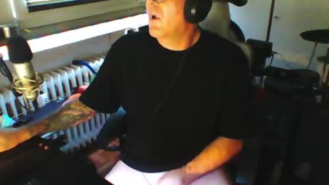 Snapshot of luckyfreak1 chatting on 07-19-26, 05:22 call me Stefan online show from 07-19-26, 05:22