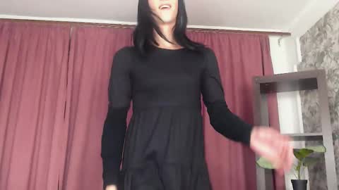 Snapshot of luckyguy_7 chatting on 12-06-24, 12:27 Christy online show from 12-06-24, 12:27