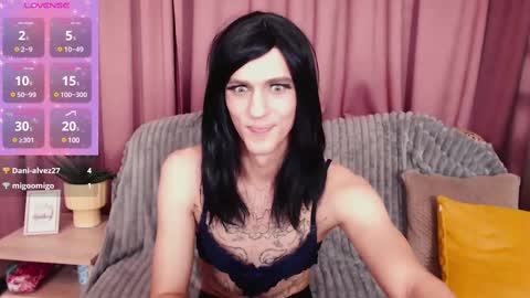 Snapshot of luckyguy_7 chatting on 12-21-24, 07:27 Christy online show from 12-21-24, 07:27