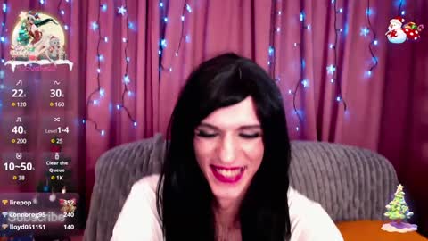 Snapshot of luckyguy_7 chatting on 01-06-25, 03:20 Christy online show from 01-06-25, 03:20