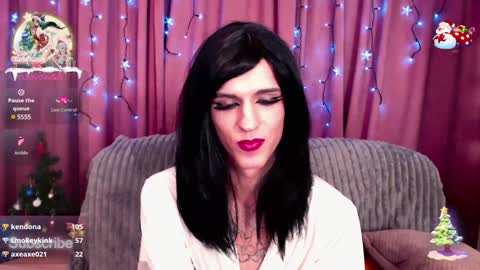 Snapshot of luckyguy_7 chatting on 01-09-25, 02:43 Christy online show from 01-09-25, 02:43