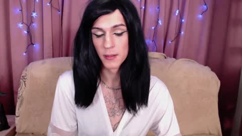 Snapshot of luckyguy_7 chatting on 02-04-25, 12:08 Christy online show from 02-04-25, 12:08