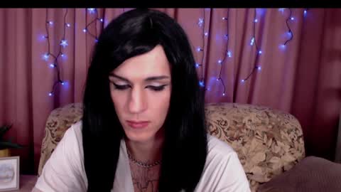 Snapshot of luckyguy_7 chatting on 02-08-25, 12:38 Christy online show from 02-08-25, 12:38