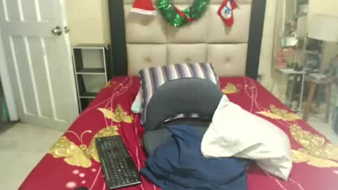 Snapshot of luckyisa chatting on 12-06-24, 09:43 angelisa online show from 12-06-24, 09:43