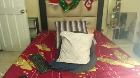 Snapshot of luckyisa chatting on 12-21-24, 05:29 angelisa online show from 12-21-24, 05:29